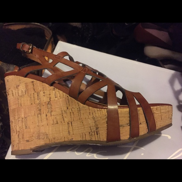 Marc Fisher wedge sandals - Picture 3 of 4